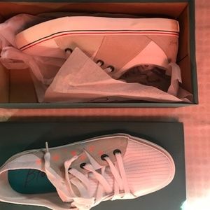 BLOWFISH MALIBU WOMENS SNEAKERS SIZE 9 NEVER WORN